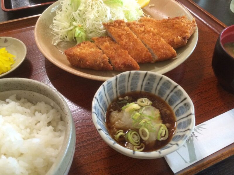 岡山花尻『とんかつ夢や』コスパ高過ぎの定食屋で鶏のから揚げランチ！