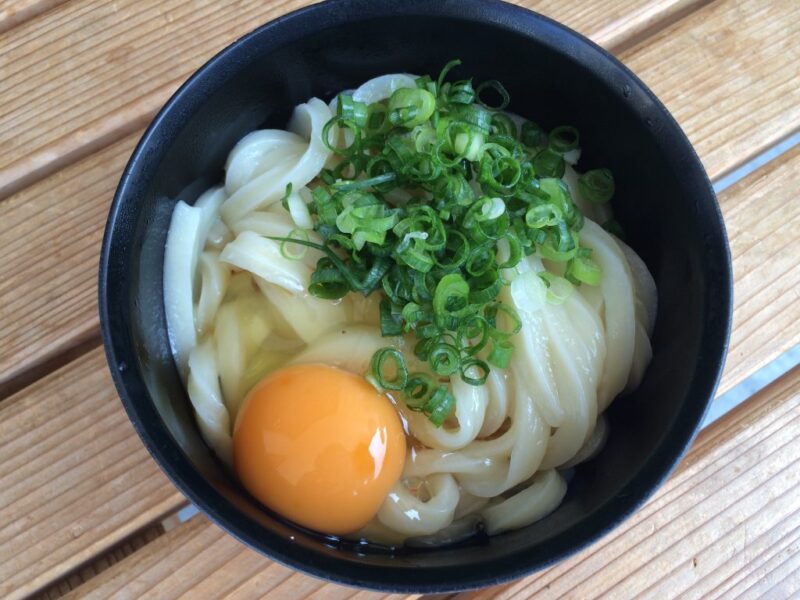 香川三豊『須崎食料品店』製麺所で食べる激ウマ釜玉うどん③