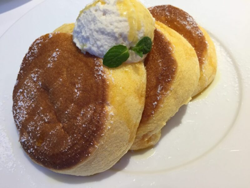 行列が出来る大人気『幸せのパンケーキ梅田店』待ち時間なしで食べてきた！