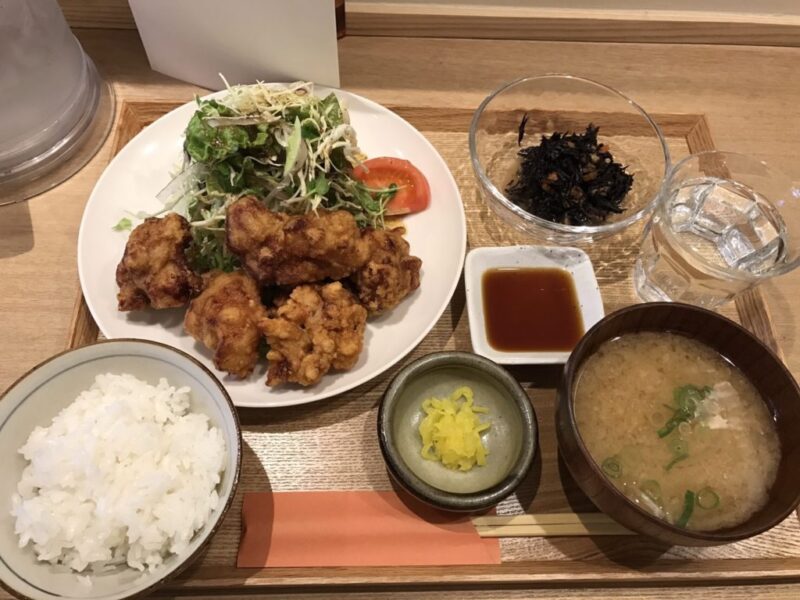 岡山県庁すぐ『キッチンほりぐち』鶏の唐揚げ定食とチキンカツ定食ランチ！