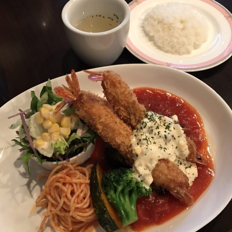 岡山総社洋食屋『キッチンネコマチ』トンカツが乗ったボルガライスランチ！