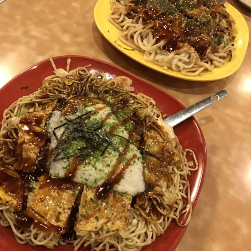 福山春日町『お好み焼き三國志(三国志)』広島風モダン焼きと鉄板焼きギョーザ