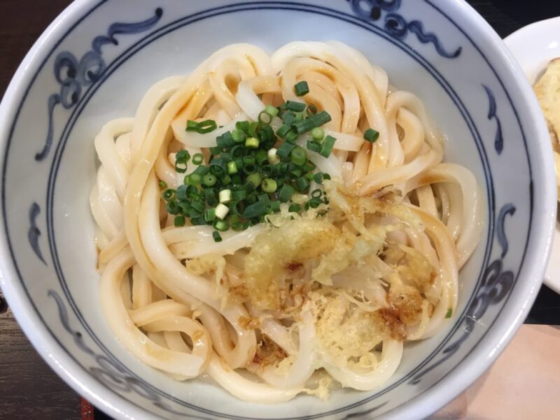 岡山富田町１００円うどん跡『きしうどん』山近の醤油うどんとイモ天！