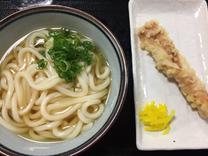 老舗セルフうどん『たぬき屋』岡山東古松本店でかけうどんとちくわ天ぷら！