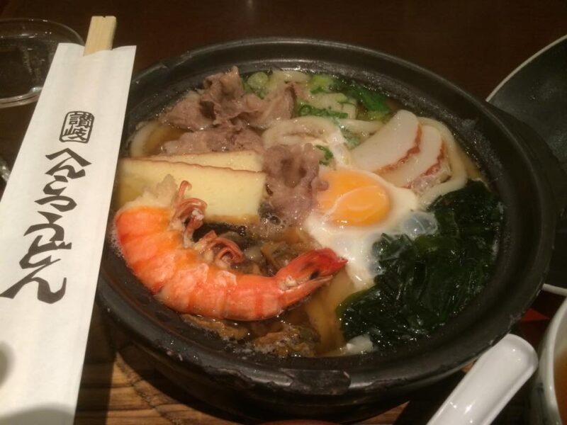 倉敷真備『へんこつうどん』肉や海老の具だくさん鍋焼きうどんとカツ丼！