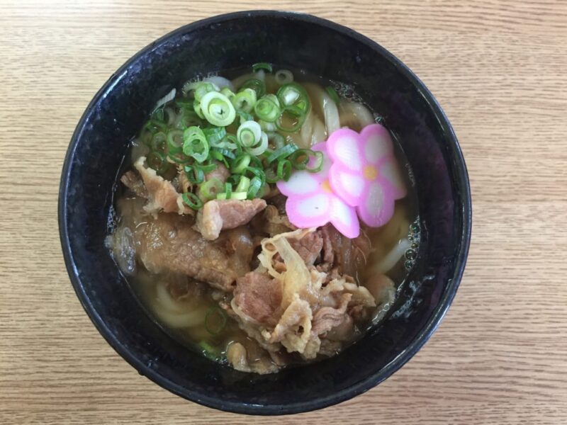 香川丸亀さぬきうどん『飯野屋』甘辛く煮込まれた肉うどんと肉釜玉うどん！