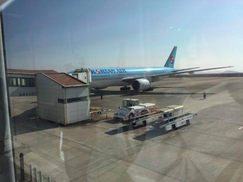 岡山空港から韓国ソウルへ カードラウンジマスカットで無料ドリンクバー