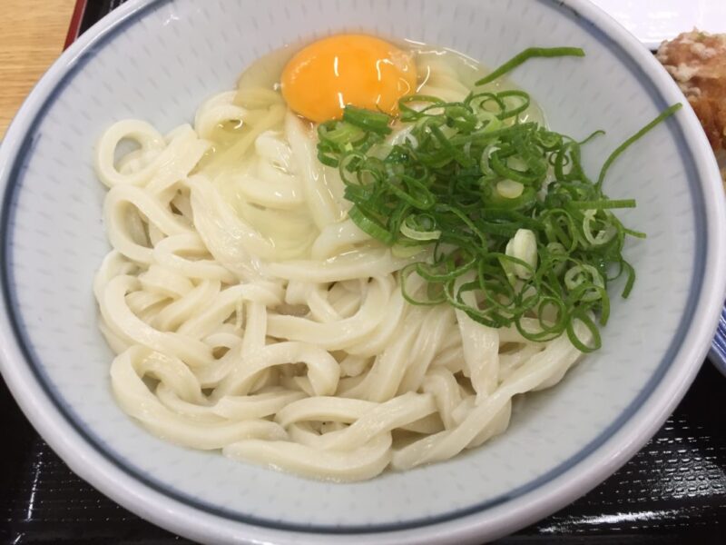 香川高松『一福(いっぷく)まちなか店』なかむら系細麺の釜玉うどん！