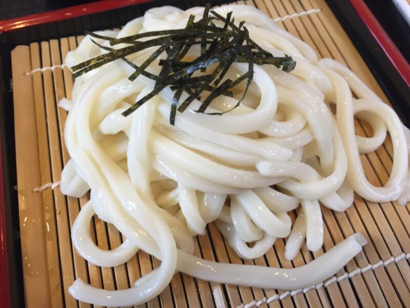 岡山浜野セルフうどん『しんがり屋』鶏天ざるうどんと日替わり定食ランチ！