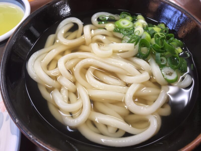 香川高松『讃岐うどん上原屋本店』大行列のかけうどんと高野豆腐天ぷら！