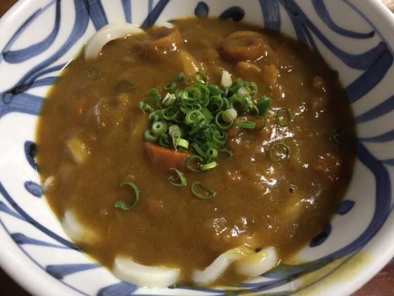 香川丸亀『あやうた製麺』田んぼの真ん中でセルフ版もり家のカレーうどん！