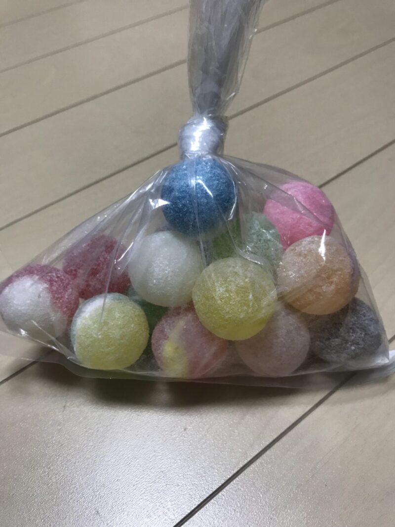 アリオ倉敷 思い出横丁 期間限定でゲリラ出店の駄菓子屋でどんぐりあめ