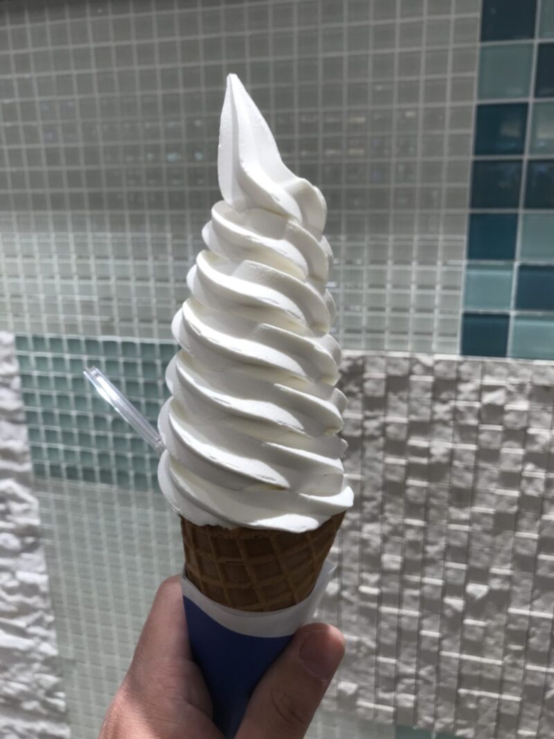 新千歳空港『きのとや』総選挙ランキング１位の極上牛乳ソフトクリーム！