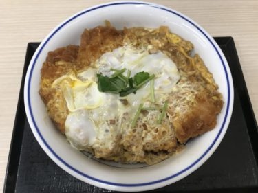 岡山倉敷『かつや』カツ丼と豚汁定食とロースカツ定食に漬物食べ放題！