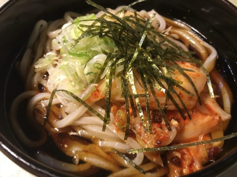 岡山玉野『うどん館』ゆで置き一切なしの肉ぶっかけうどんと鶏天ぷら！