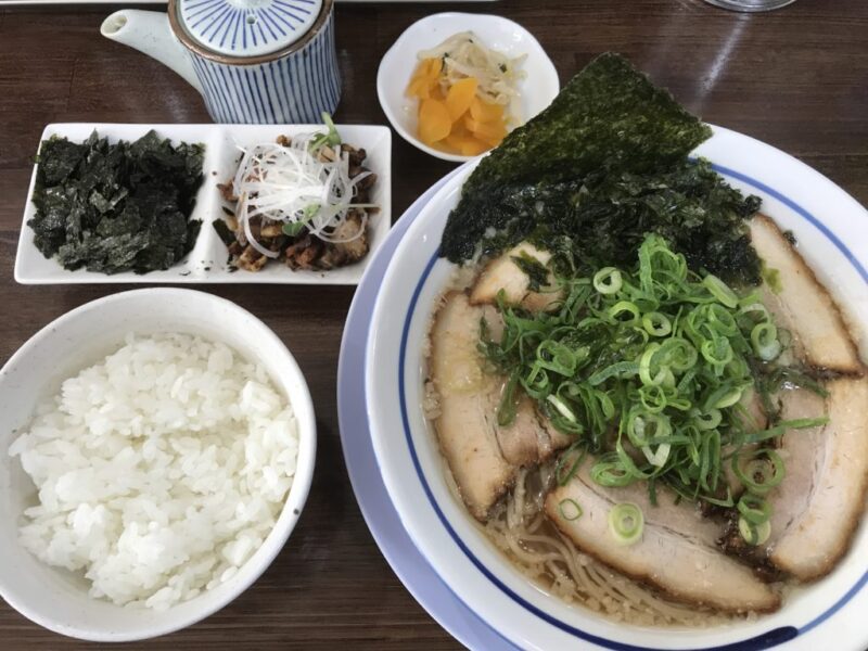 倉敷水江ラーメン屋『麺や寛』背脂煮干し醤油肉そばとチャーシュー丼！