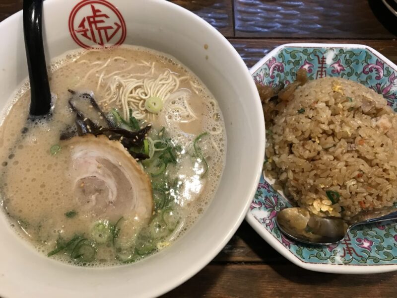 岡山高屋『博多ラーメン琥家(こや)』アカシロラーメンとチャーハンランチ！