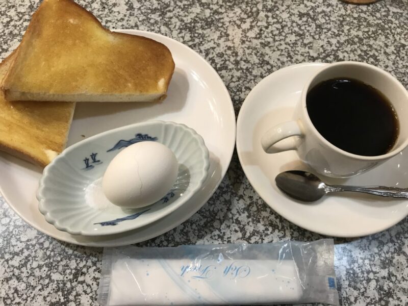 倉敷駅前カフェ『軽食喫茶モワ』ゆで卵とトースト朝食モーニングセット！