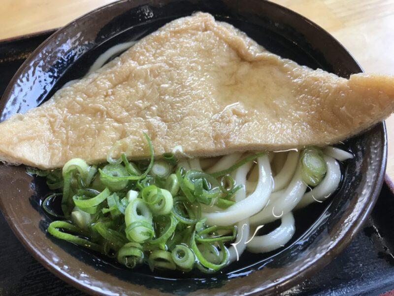 香川善通寺『こだわり八輻(はちや)』綾川町たむら仕込みのきつねうどん！