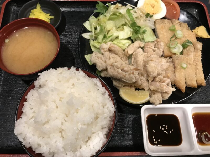 岡山津島『レッツ悟飯』ごはんデカ盛りのトンカツ＆鶏のから揚げ定食！