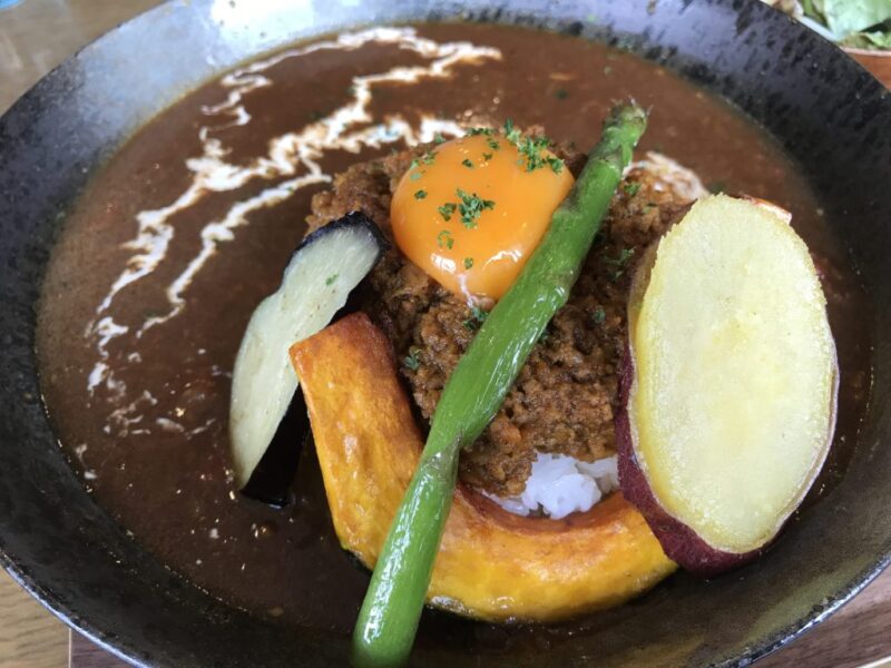 倉敷中央『カフェくらしき芸文館』スパイス香る香味野菜キーマカレー！