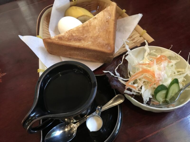 倉敷白楽町『古城』昭和レトロな喫茶店でバナナと朝食モーニング！