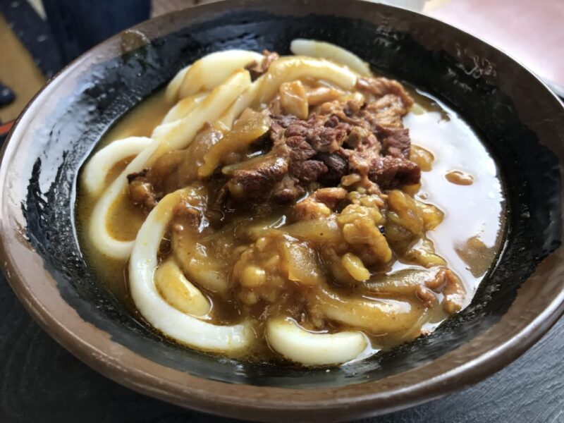 香川丸亀三条町『うどん一屋』牛肉お皿に盛り放題の肉うどんと中華そば！