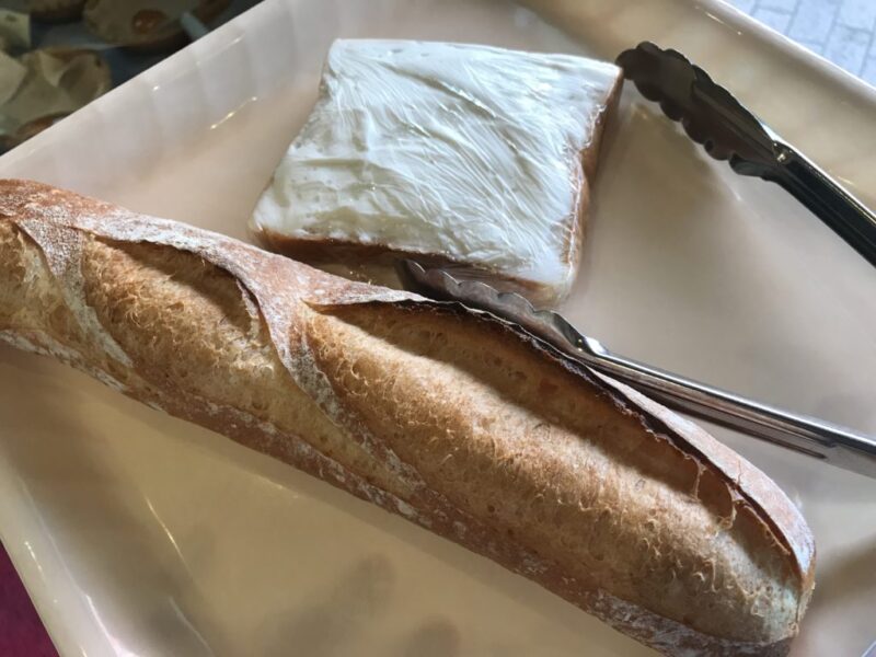 岡山玉野『ブーランジェリーブラン』福島名物クリームボックスとフランスパン