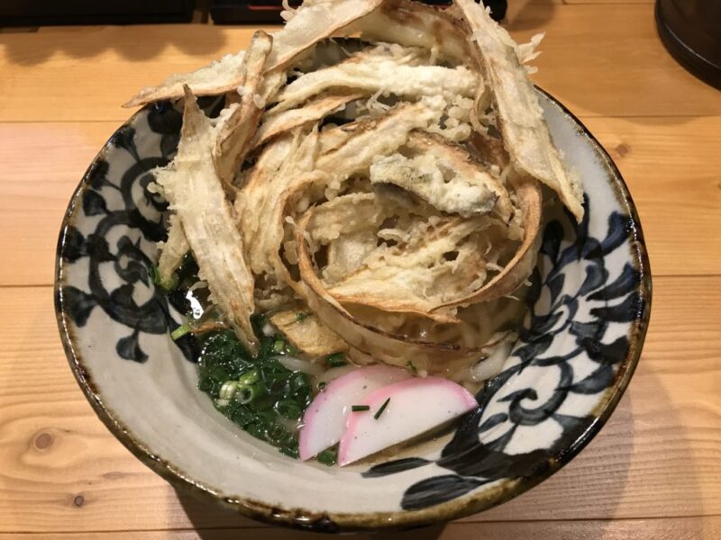 岡山春日町『豊前うどんいしば志』揚げたてサクサクのごぼう天うどん！