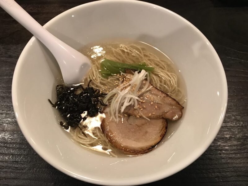 倉敷駅前『Hanabi塩ラーメン (ハナビ)』澄み切った源湯スープは絶品！