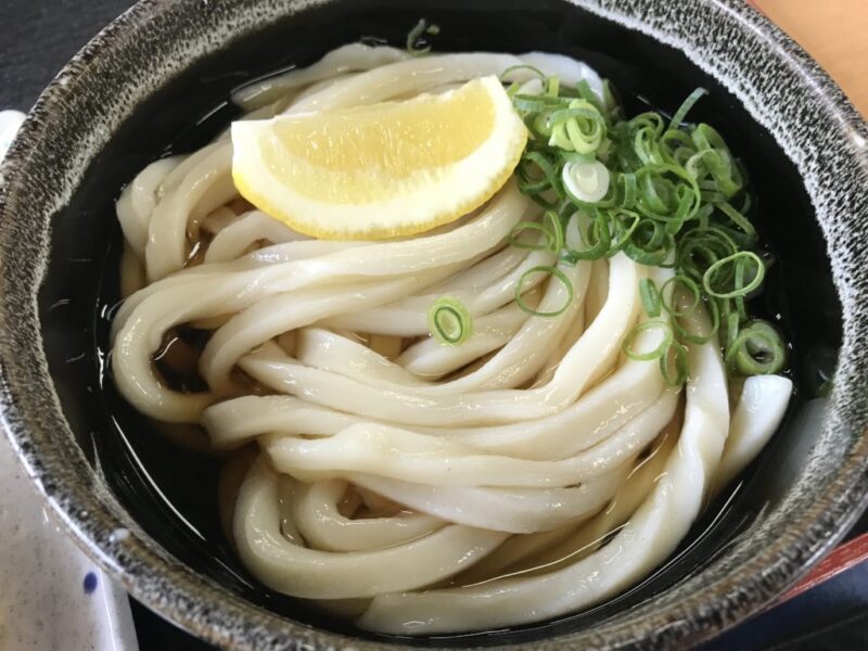 香川綾川『本格手打ちうどんはゆか』濃口と薄口が選べるぶっかけうどん！