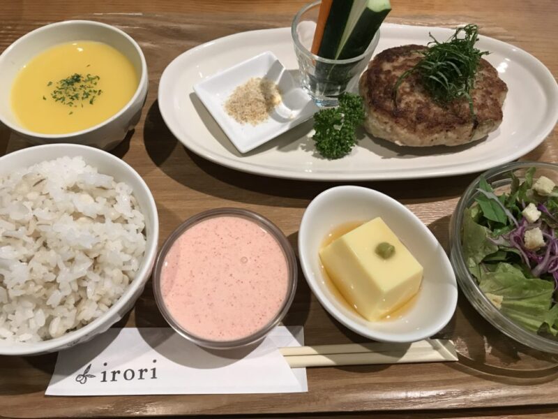 岡山問屋町『irori(イロリ)』紫蘇明太クリームハンバーグとロコモコ丼ランチ