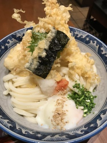 大阪梅田『うどん棒大阪本店』オリーブ豚のつけ麺と温玉天ぷらぶっかけ！