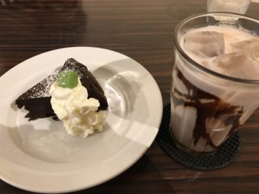 岡山本町『カフェモニ』ガトーショコラとチョコレートミルクであまーい！