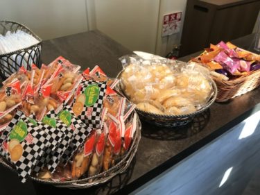 関西空港『カードラウンジ六甲』無料でドリンクバーとお菓子が食べ放題！