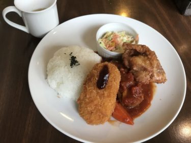 岡山高屋『懐古喫茶桜海(Sakuraumi)』ハンバーグと鶏の唐揚げＡランチ！