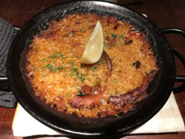 大阪梅田茶屋町『ミ・カシータ』スペイン料理店で海の幸パエリアランチ！