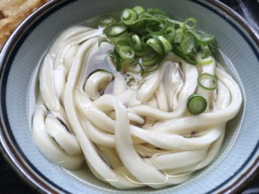 香川高松『中西うどん』謎肉と天ぷらが美味しい朝７時からのセルフうどん！