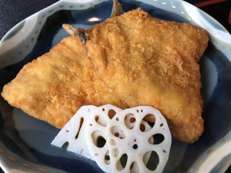 倉敷駅前 倉敷大衆割烹 千成 新鮮魚介の海鮮丼とアジフライ定食ランチ