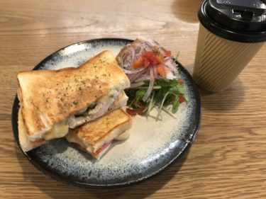 倉敷市川入『Sumica.』ホットサンドとカフェラテの朝食モーニング！