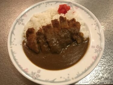 岡山市表町『Ｂ三共』レトロな喫茶店でカツカレーとオムライスランチ！