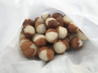 岡山高梁『植田菓子店』懐かしい駄菓子の量り売りで鶯ボールと芋けんぴ！