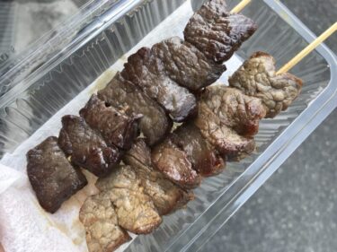 岡山豊成『干し肉KINGO-』黒毛和牛とオージービーフの牛串を食べ比べ！