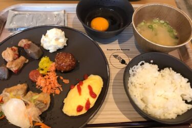 岡山駅前『スーパーホテル』朝食ビュッフェでデミカツ丼とカレー食べ放題！