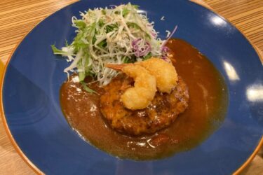岡山奉還町『レストラン＆バー サラ』洋食でハンバーグ＆海老フライランチ！