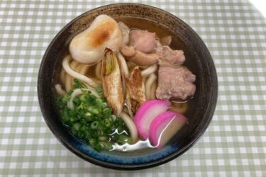 香川善通寺『大川製麺所』鶏肉と焼き餅の乃木うどんと鳴門わかめうどん！