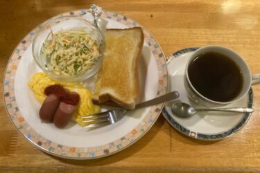 岡山表町『カフェディビアンコ』ウィンナーとオムレツの朝食モーニング！