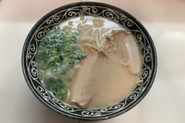 倉敷玉島『長浜ラーメンあかり』豚骨ラーメン替玉に辛子高菜と紅ショウガ！