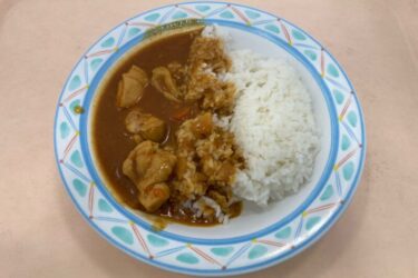 岡山大学病院『カフェテリアバンビ』医大生御用達の食堂でチキンカレー！