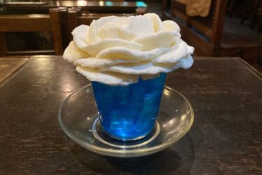 倉敷水島『西洋乞食』１０食限定！バラの花が咲く青いクリームソーダ！